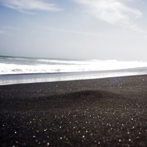 Black-Sand-Jerome-Isma-ae-Bild-artig