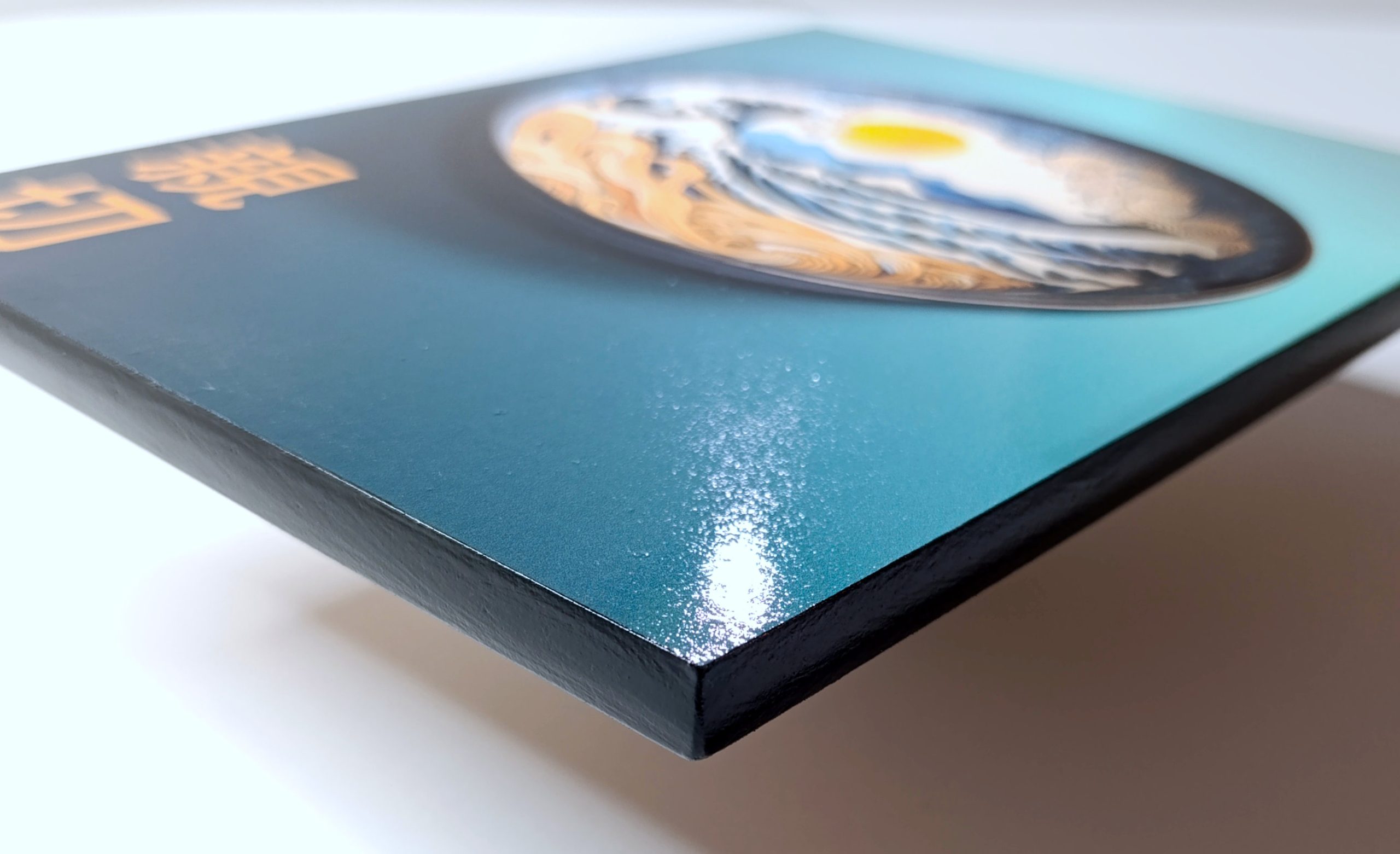 Die glänzende Veredelungstechnik mit Bootslack.