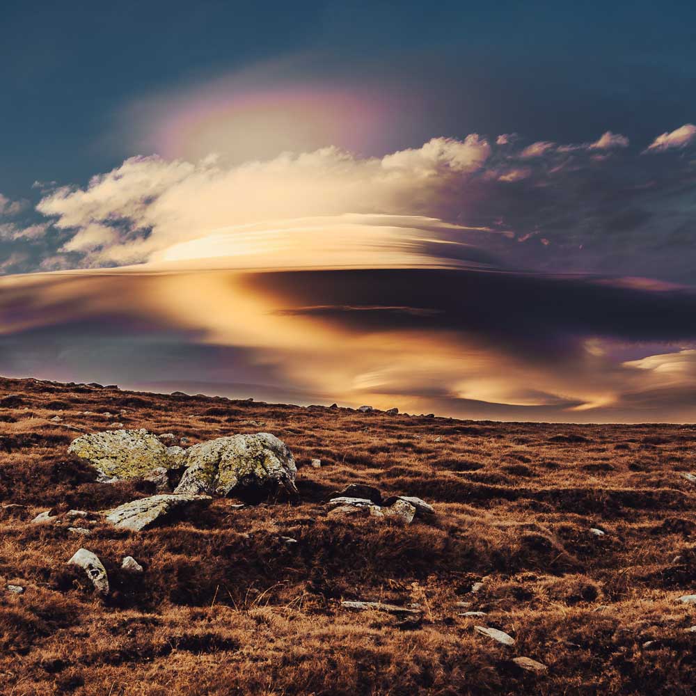 Das Bild »The Cloud (dramatic version)« von Roland Wagner
